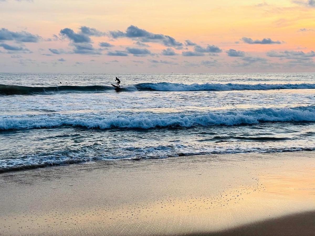 Hikkaduwa Backyard Beach Homestay Гале Екстериор снимка