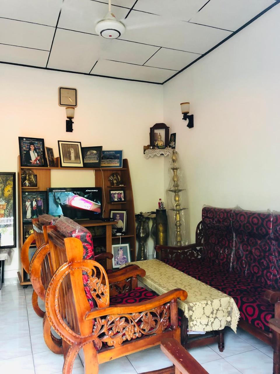 Hikkaduwa Backyard Beach Homestay Гале Екстериор снимка