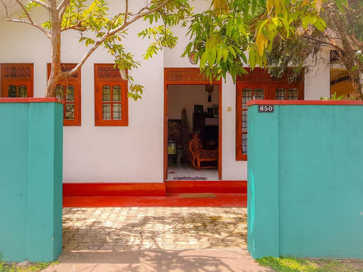 Hikkaduwa Backyard Beach Homestay Гале Екстериор снимка